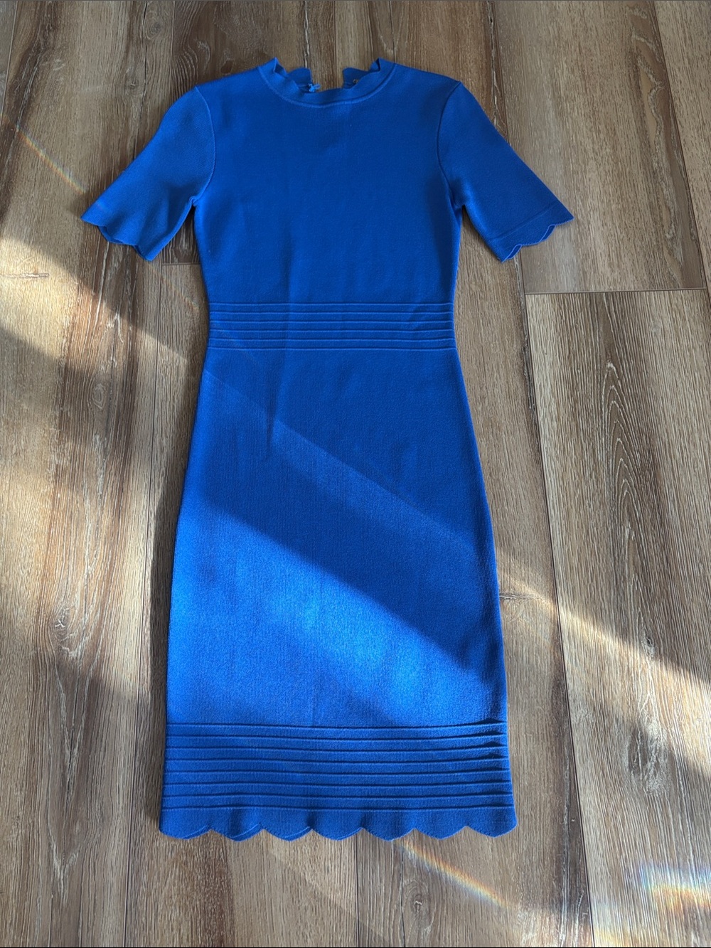 Elie Tahari Royal Blue Scalloped Sheath Midi Dress